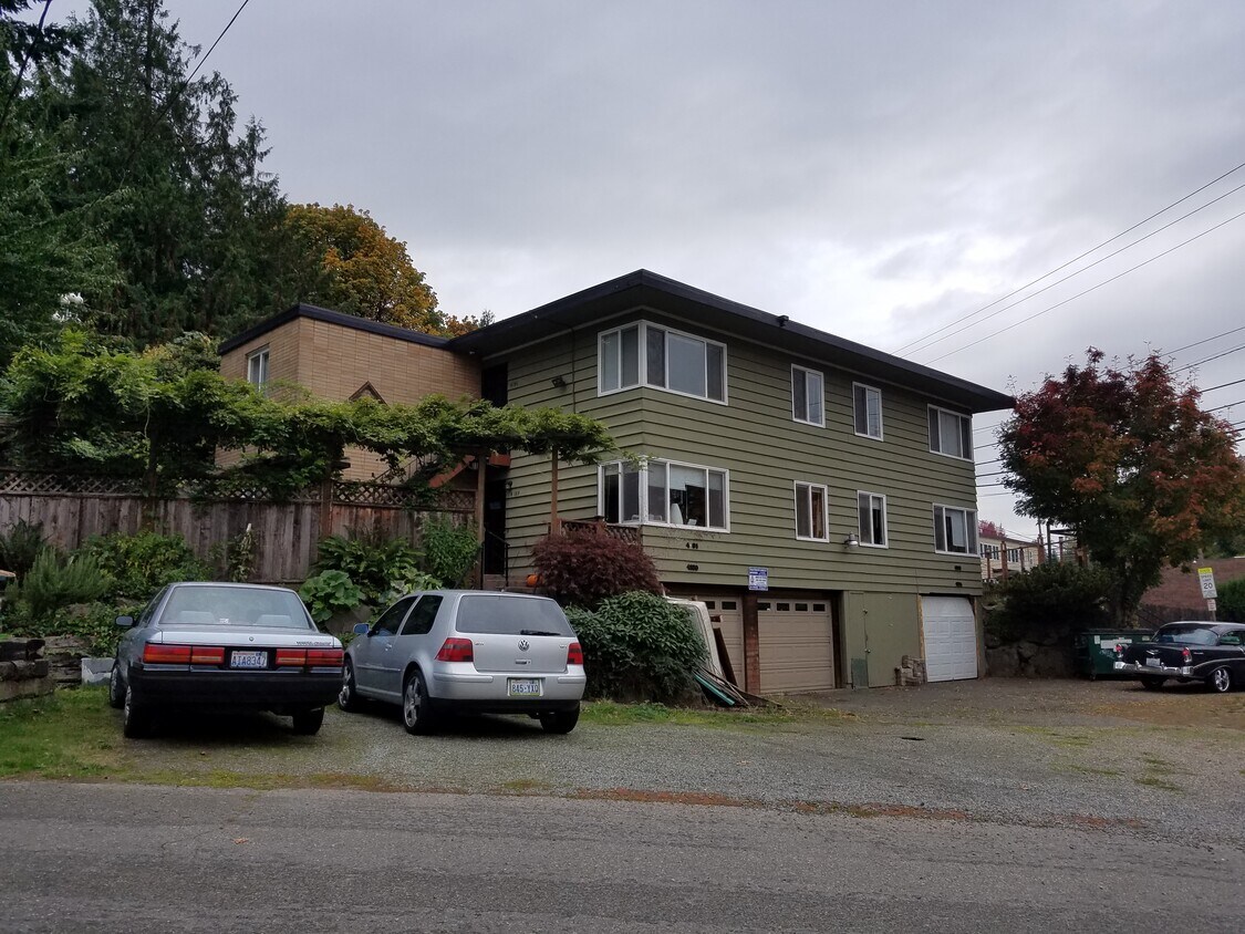 complex - 4191 Gilman Ave W