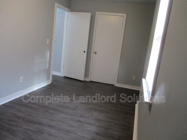 Foto del edificio - 1034 N 8th St