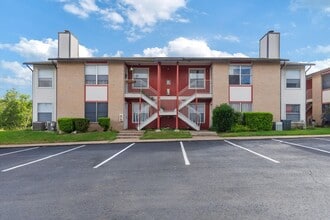 Building Photo - 205 6th St
