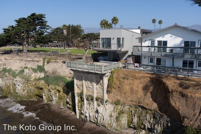 Building Photo - 7 br, 4 bath House - 6779 Del Playa Drive