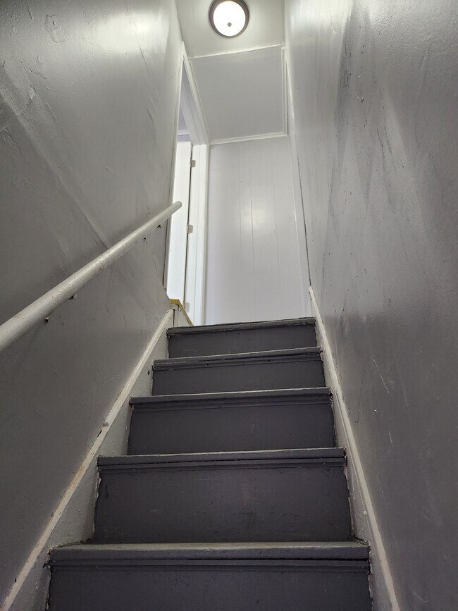 Foto del edificio - 819 W 9th St
