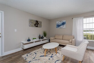 Interior Photo - The Landings at Pembroke Lakes