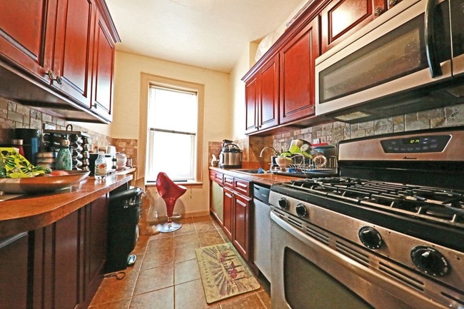 Building Photo - 331 East 26th Street