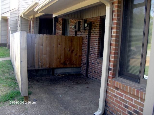 Building Photo - Seclusion and Convenience