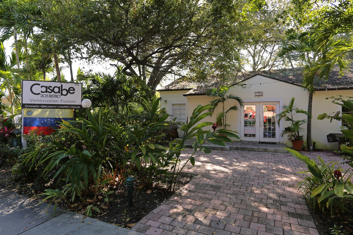 The Mile Coral Gables Rentals Miami, FL