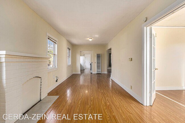 Building Photo - 2 br, 1 bath House - 3825 Keller Ave - LU
