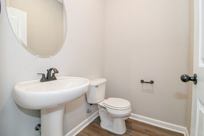 Foto del edificio - 1115-D5 Hillwood Dr