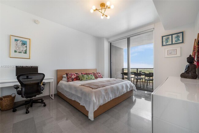Foto del edificio - 88 SW 7th St