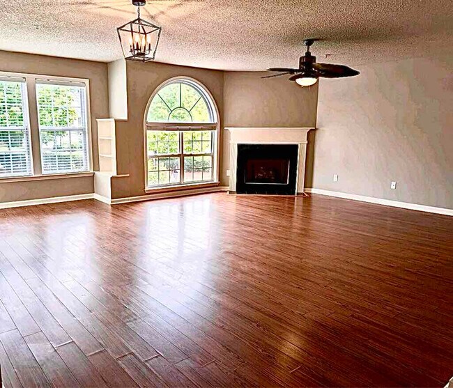 Foto del edificio - 621 Mill Pond Ct
