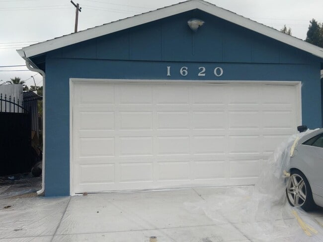 Building Photo - 1620 Nelson Dr