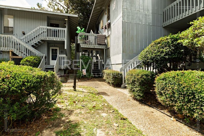Foto del edificio - Charming 2 Bedroom/2 Bathroom Condo in Dap...