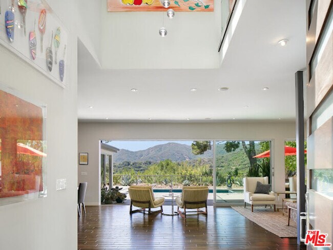 Building Photo - 2505 Pesquera Dr