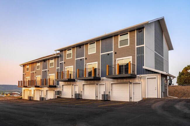 Building Photo - 2975 Aspen Dr