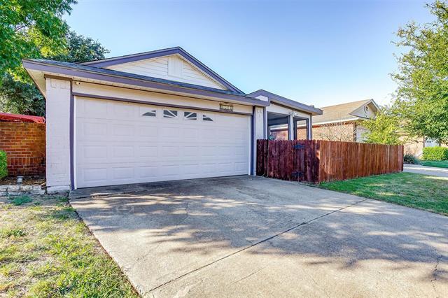 Building Photo - 4718 Poppy Dr E