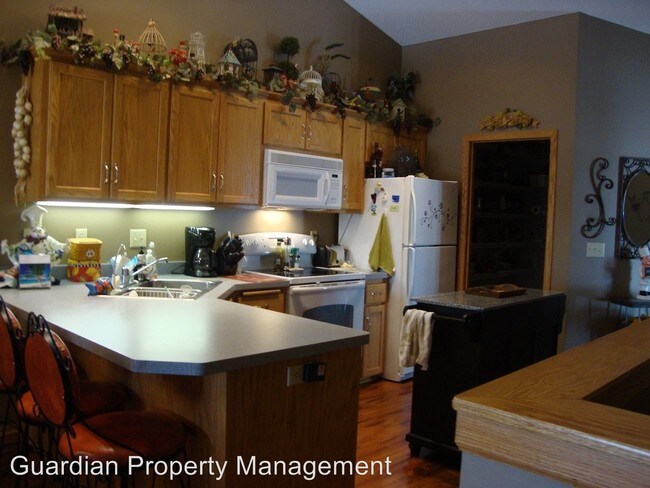 Building Photo - 3 br, 3 bath House - 1709 Lakeridge Way