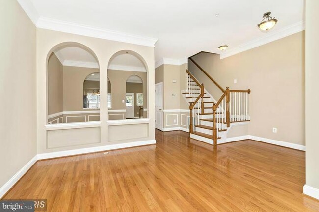 Foto del edificio - 3858 Carriage Hill Dr