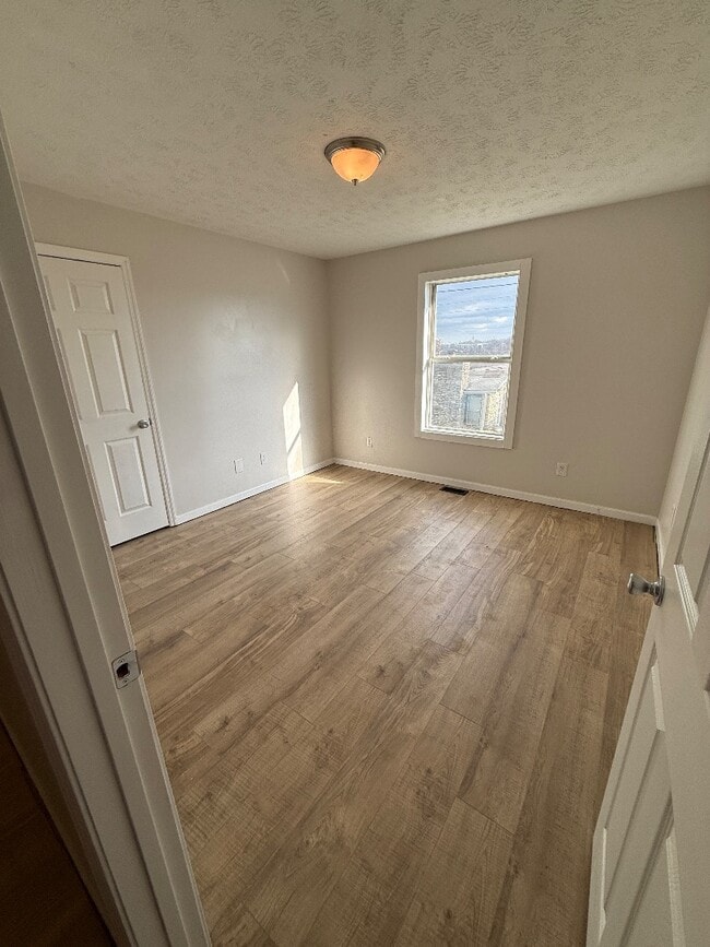 Foto del edificio - 1016 Jane St