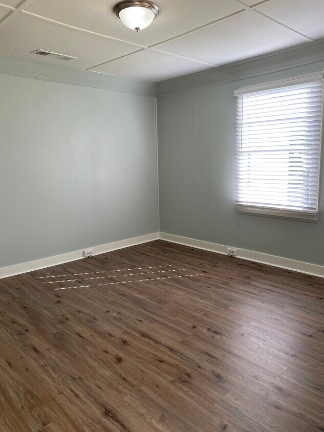 2nd bedroom - 7204 Main St