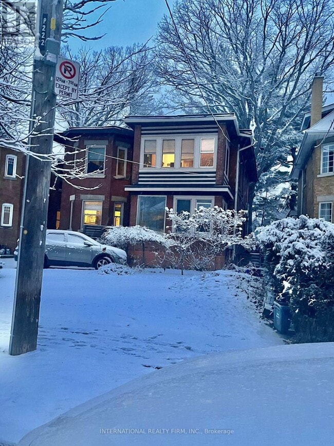 Building Photo - 220 Rose Park Dr