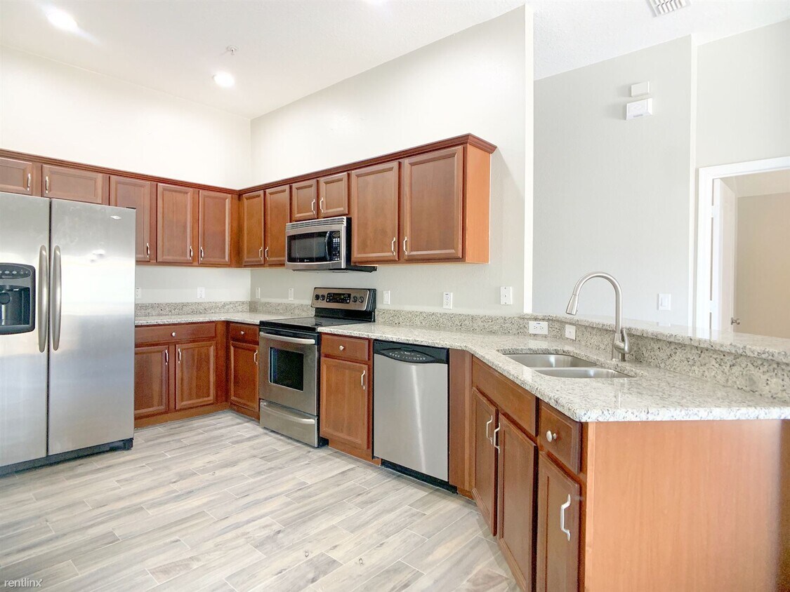 Foto principal - 6446 S Goldenrod Rd