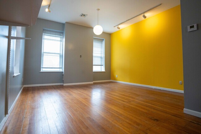 Living Room (south facing) - 2135 Sidney St