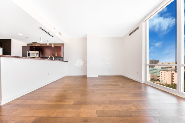 Building Photo - 222 Broadway