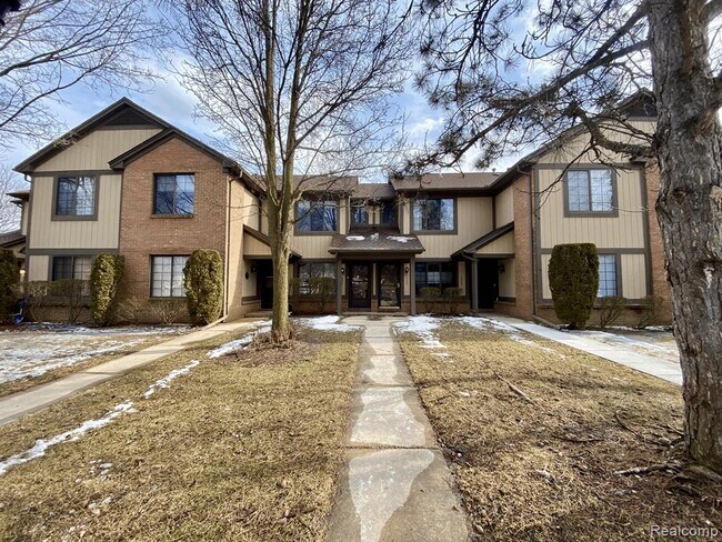 Foto del edificio - 1504 Meadowside Dr