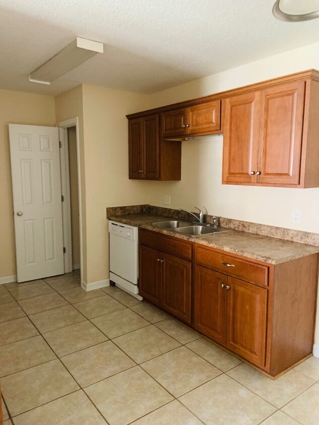 Primary Photo - Old Mill Apartments