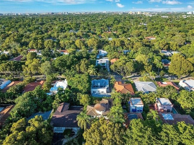 Foto del edificio - 627 Alcazar Ave