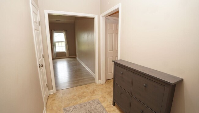 Building Photo - 147 Moonstone Ct