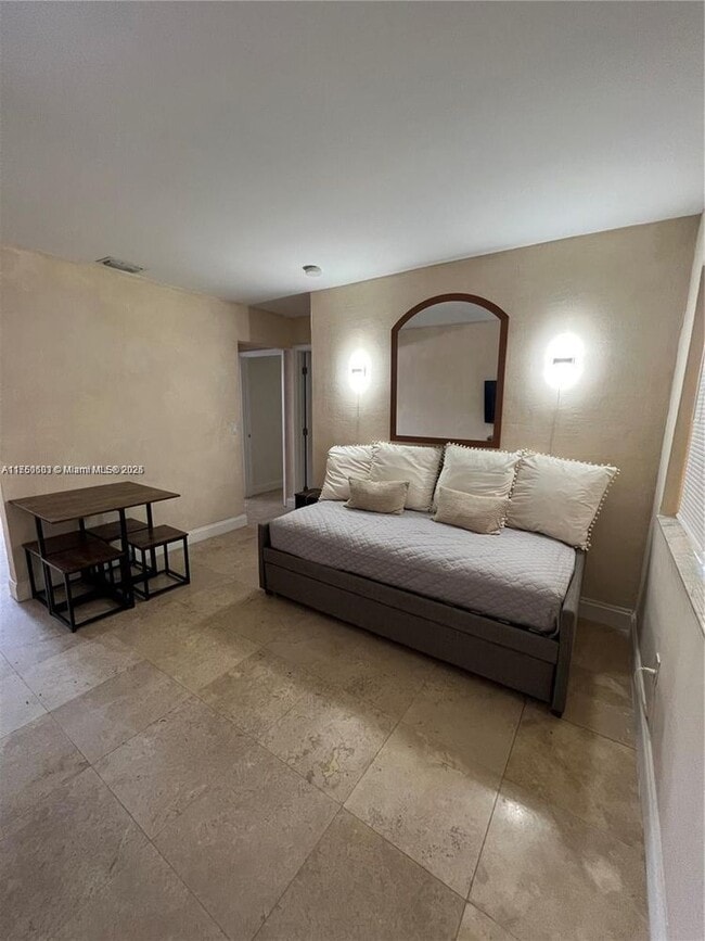 Photo - 680 SW 10th St Apartment