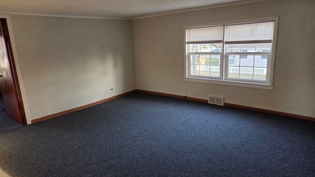 Building Photo - 944 Park Ave