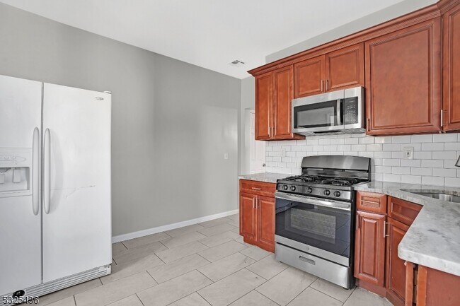 Foto del edificio - 142 Seymour Ave