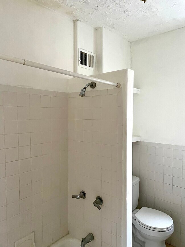Foto del edificio - 137 N 57th St