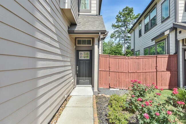Building Photo - 25350 Fallen Acorn Ct