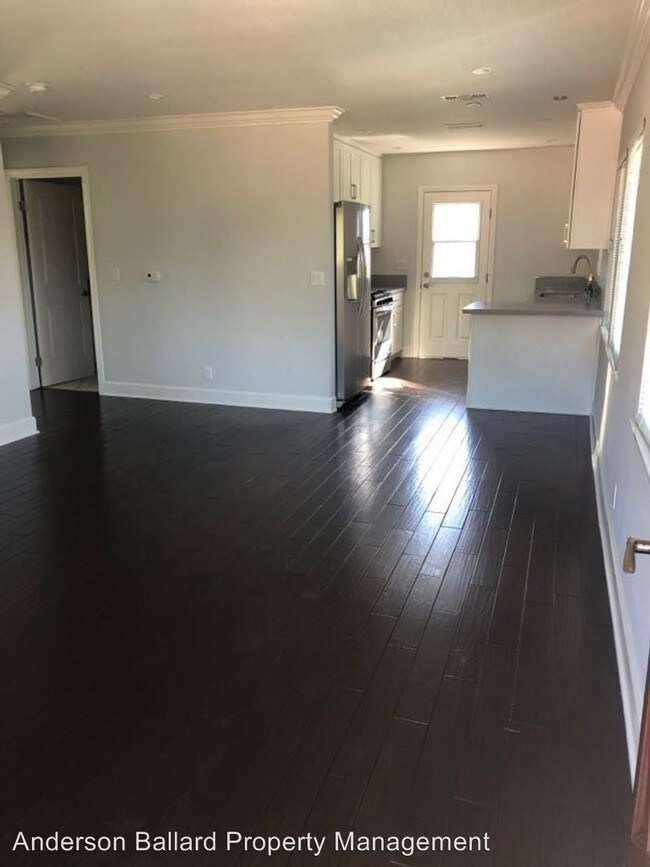 Building Photo - 4454-4458 Rosebank Dr