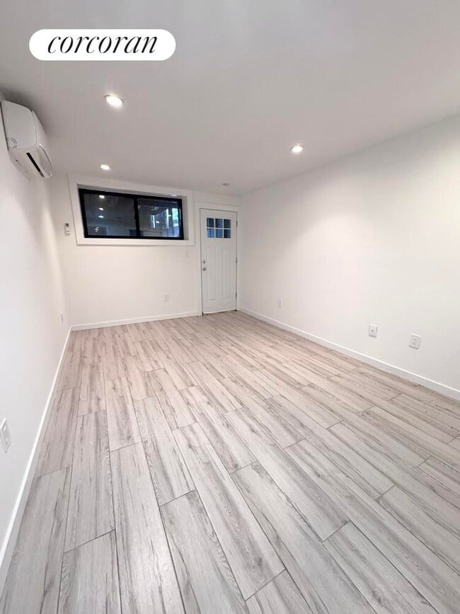 Foto del edificio - 140 Woodbine St