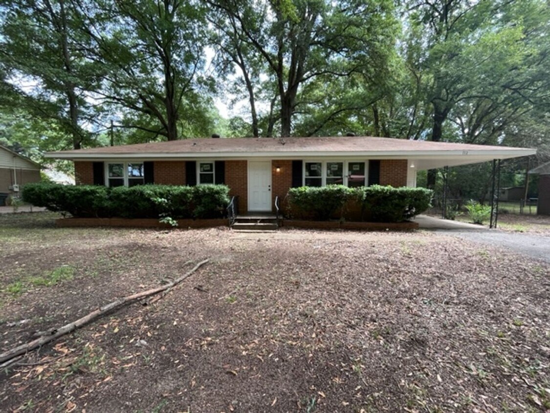 Primary Photo - Renovated 2 Bedroom 1 Bath Home for Rent!!