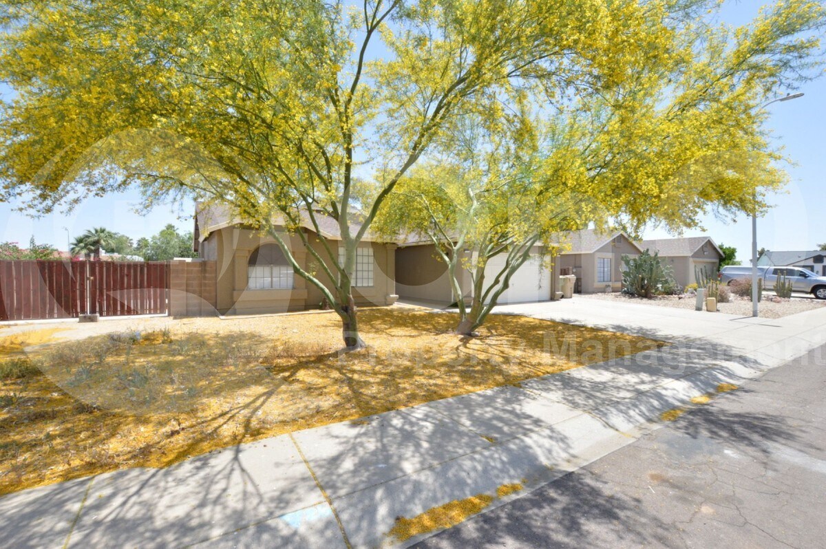 Primary Photo - 6609 N 85th Dr