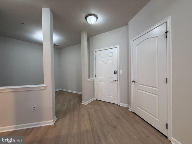 Building Photo - 407 Carson Terrace
