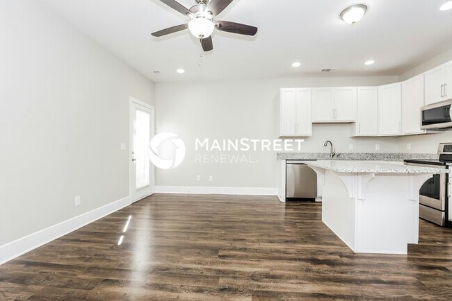 Foto del edificio - 3 Bedroom Pet-Friendly Home in Lebanon, TN with Main Street Renewal