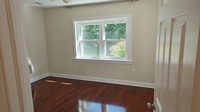 Foto del edificio - 590 Township Line Rd
