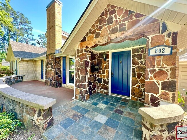 Foto del edificio - Spacious 4 Bedroom in the Heart of Tyler! Available Now!