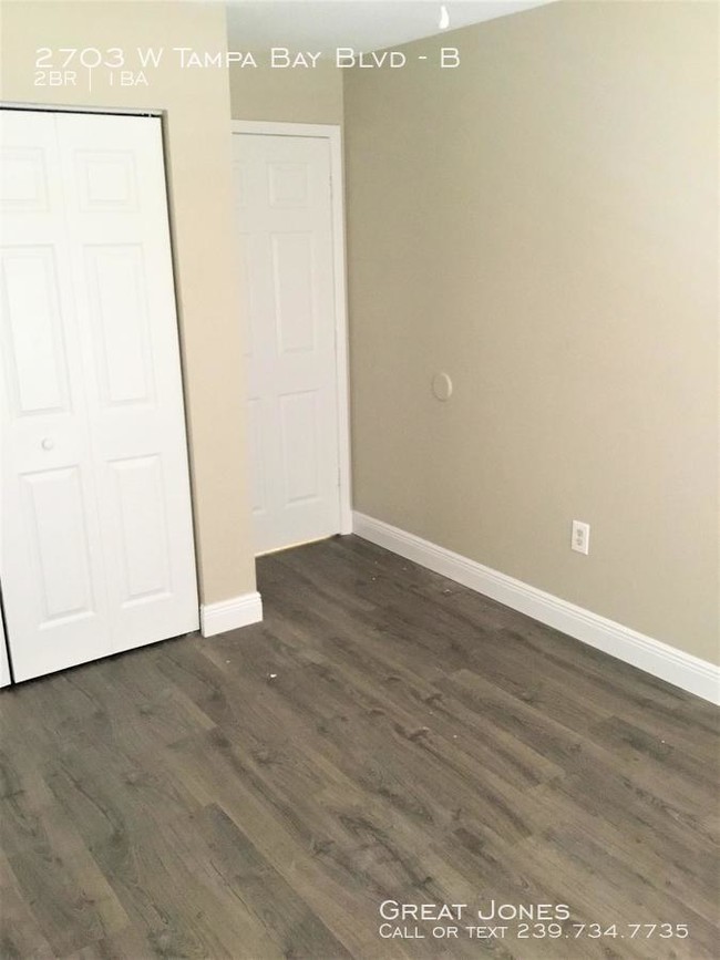 Foto del edificio - BEAUTIFUL RENOVATED 2/1 APARTMENT!