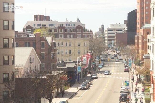 Foto del edificio - 863 Massachusetts Ave