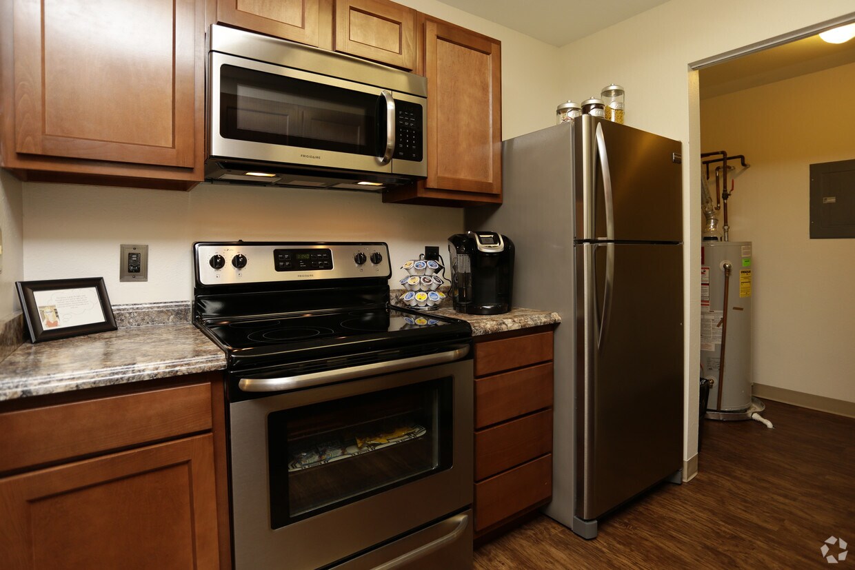 Drakes Pond Apartments 555 S Drake Rd Kalamazoo, MI Apartments for