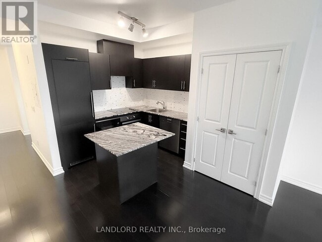 Building Photo - 23 Glebe Rd W