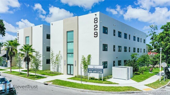 Building Photo - 829 SW 18th Ave