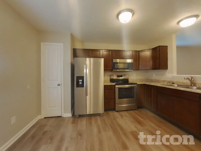 Foto del edificio - 6353 Avacado Dr