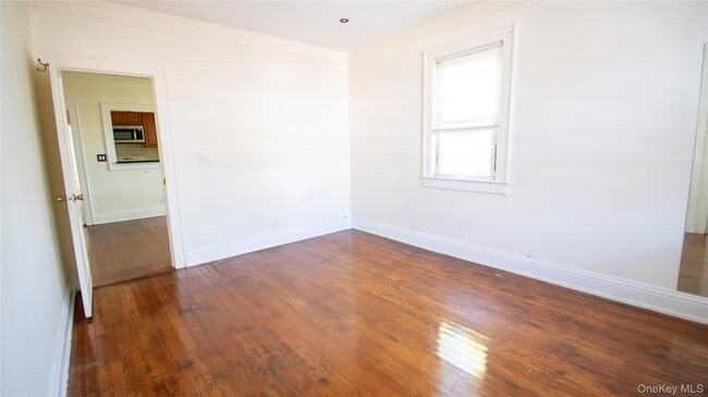 Building Photo - 840 W Seaman Ave